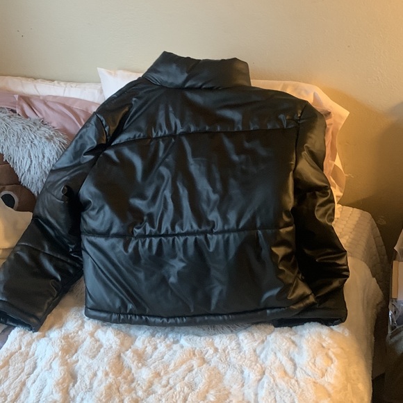 Black puffer jacket - Picture 3 of 3